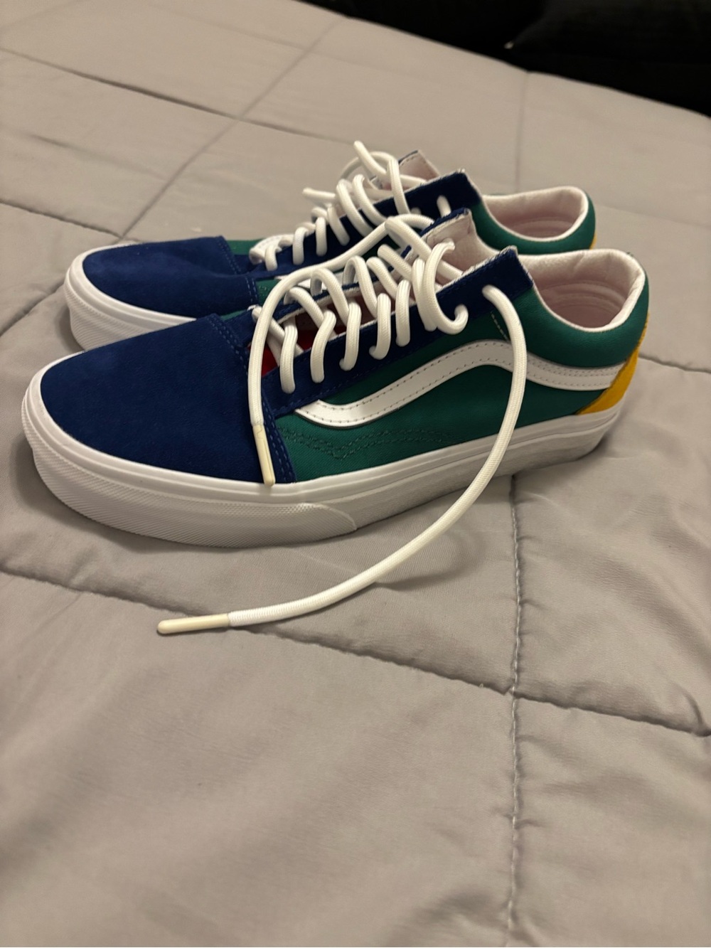 VANS SIZE 9 WOMEN / 7.5 MEN NEW WITHOUT TAGS